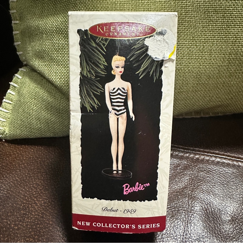 HALLMARK KEEPSAKE BARBIE DEBUT 1959‎ CHRISTMAS ORNAMENT 1994